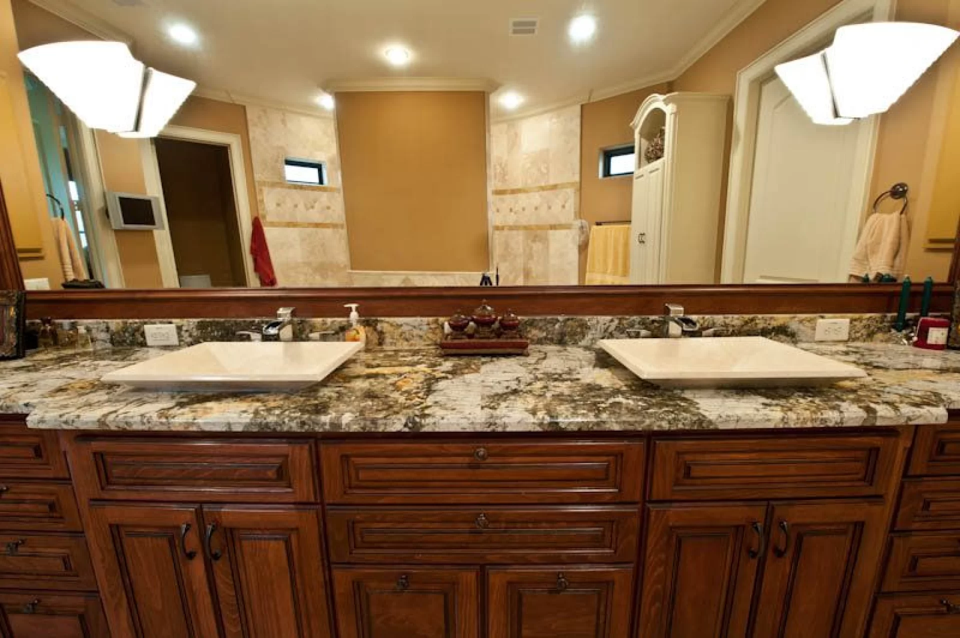 Barricato granite slab with polished finish, veining detail, StoneX USA slab gallery near Milwaukee