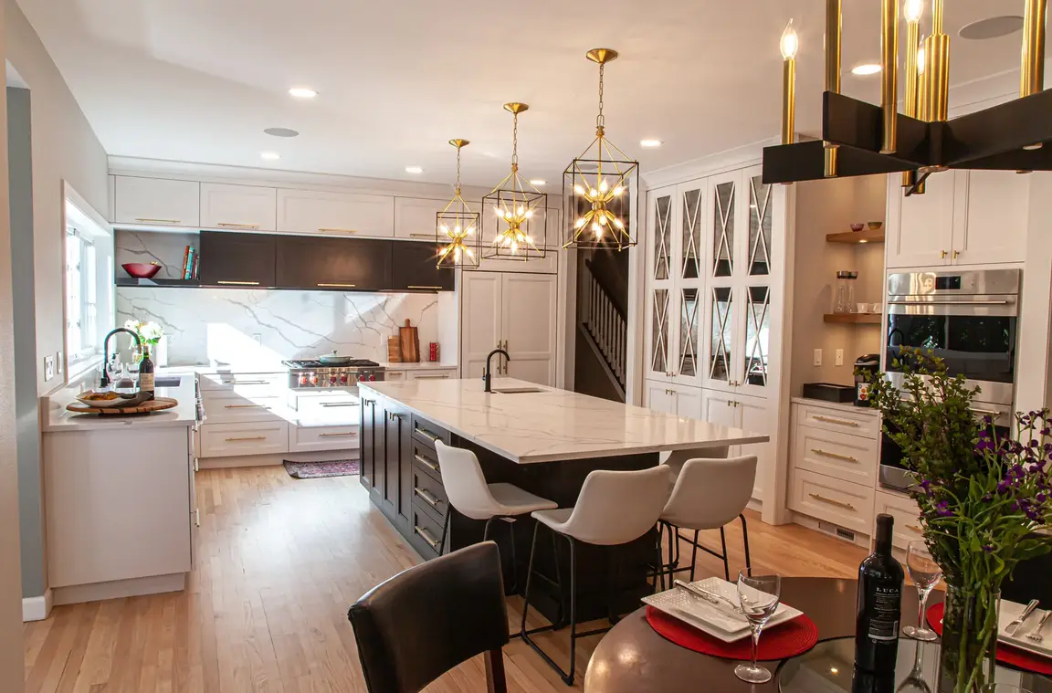 Laza engineered quartz slab, veining detail, StoneX USA slab gallery near Milwaukee