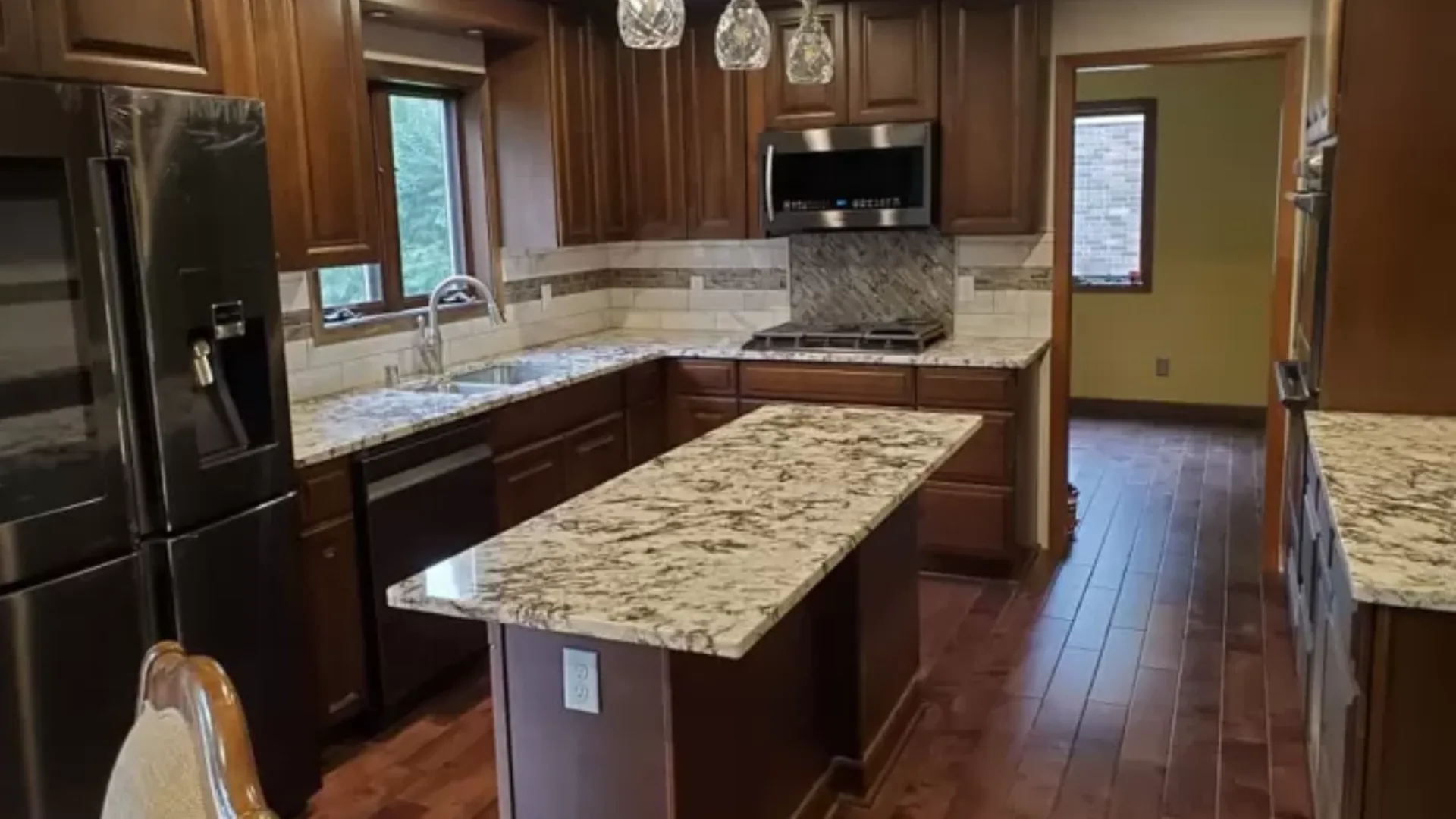 Quartzite Rugged Appeal Embracing the Outdoors - StoneX USA