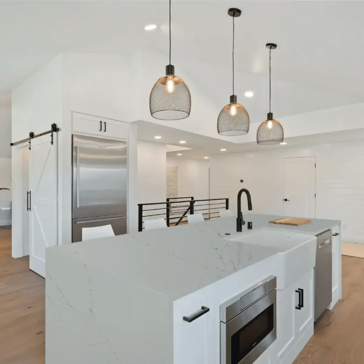 Niagara Fall Gold Quartz Stone engineered quartz slab, veining detail, StoneX USA slab gallery near Milwaukee